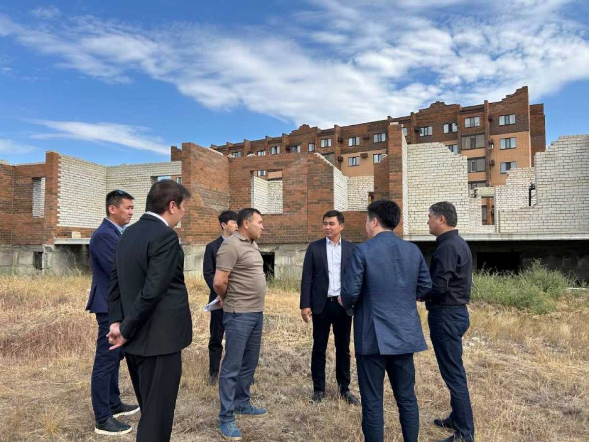 Қуандық Қажкенов Ақтөбедегі үлестік құрылыс саласындағы түйткілді нысандардың жай-күйімен танысты