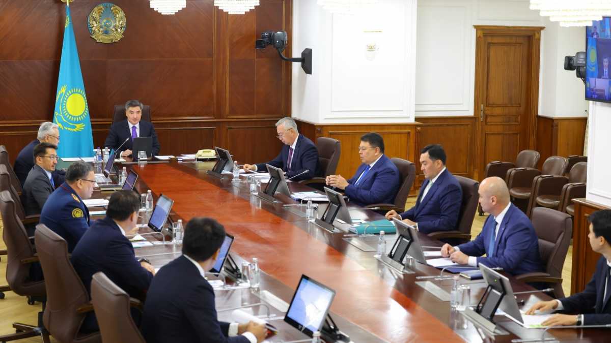 Олжас Бектенов Семей, Степногорск және Петропавл қалаларында жылуды іске қосуға баса назар аударуды тапсырды