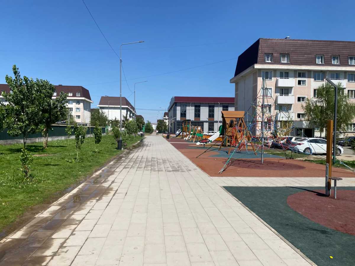 Алматы қаласының Алатау ауданында абаттандыру және көгалдандыру жұмыстары күшейтілді