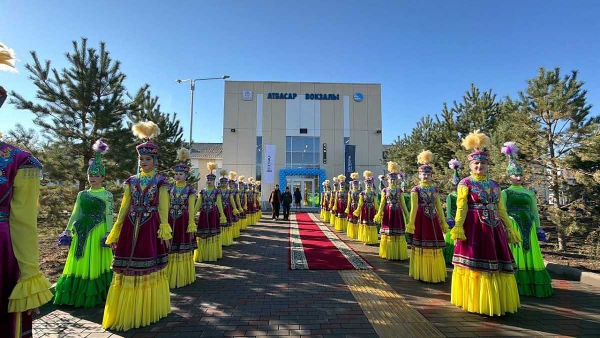 Атбасарда қайта жаңғырту жұмыстарынан кейін теміржол вокзалы ашылды