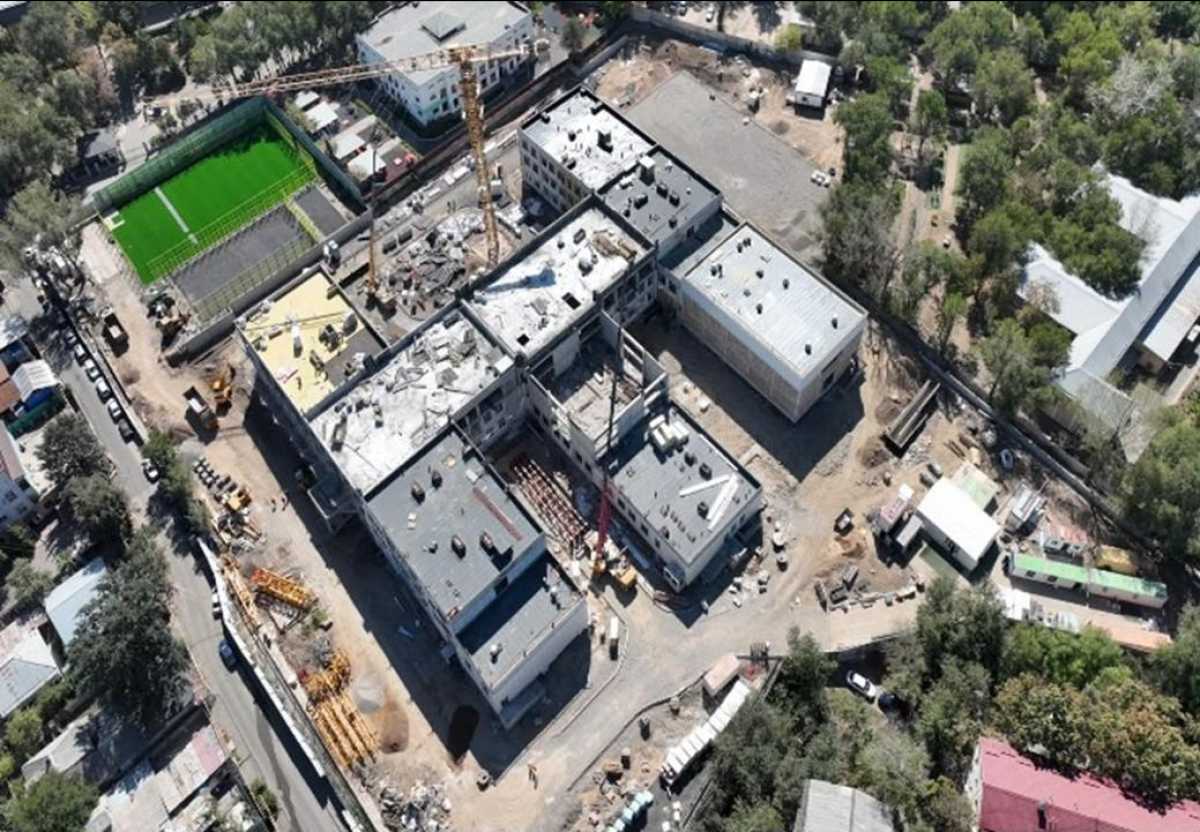 Алматының Әуезов ауданында екі балабақша ашылып, жаңа мектептер салынып жатыр