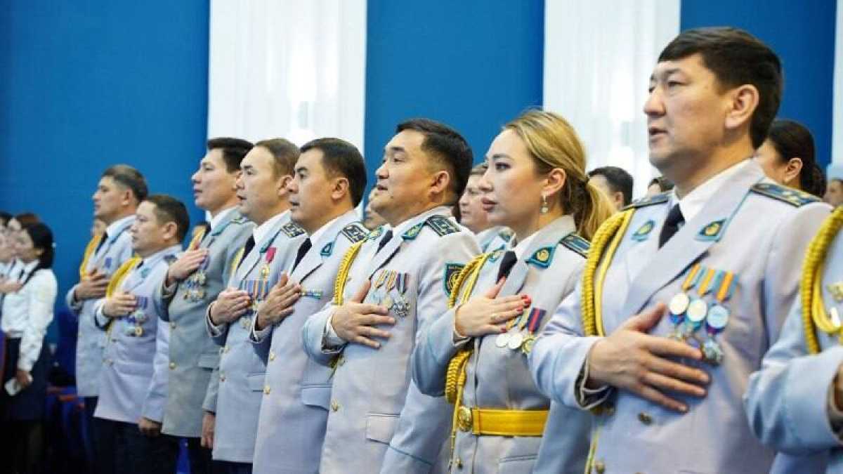 Абай облысында ұлттық мереке қарсаңында тәртіп сақшылары марапатқа ие болды